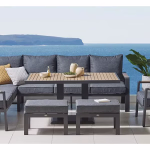 Outdoor Lounge/Dining